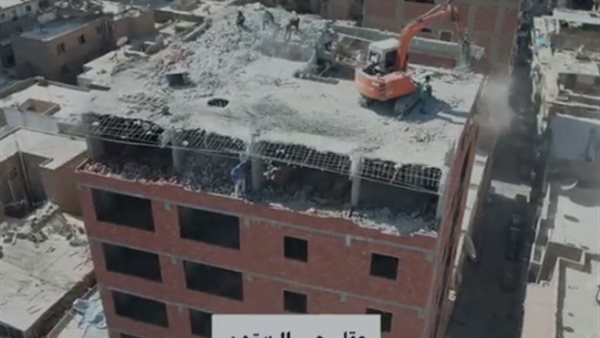 محافظ القاهرة: إزالة 8 أدوار مخالفة بعقار في الزيتون وإحالة المسؤولين للنيابة