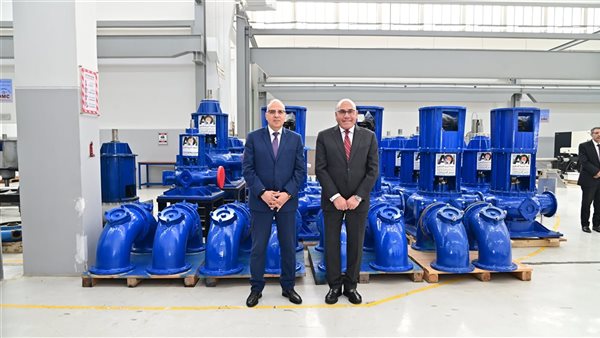 وزير الري ورئيس الهيئة العربية للتصنيع يتفقدان مركز التصنيع الرقمي بمصنع المحركات