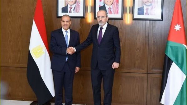 وزير الخارجية يؤكد لنظيره الأردني إدانة مصر للاعتداءات الإيرانية
