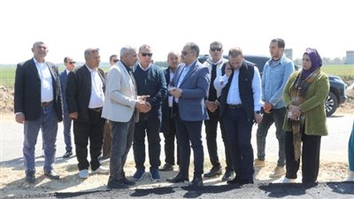 محافظ الشرقية يتفقد أعمال تطوير طريق المانسترلي أبو كبير