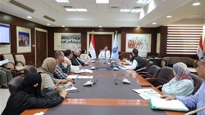 محافظ البحر الأحمر يوجه بسرعة إنهاء طلبات تقنين الأراضي