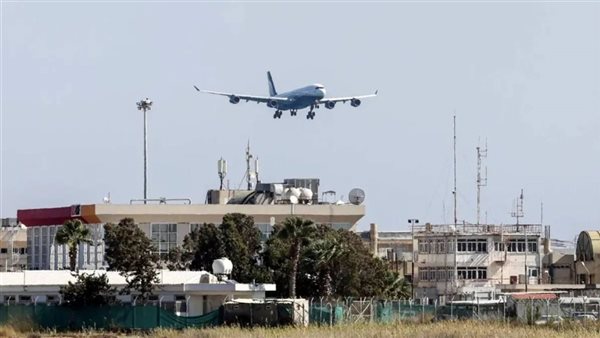 شلل جوي يضرب سماء الخليج وإلغاء 52 ألف رحلة