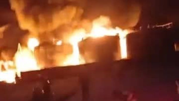 عاجل.. البحرين ترفع حالة التأهب بعد حريق "بابكو" واعتراض صواريخ ومسيرات