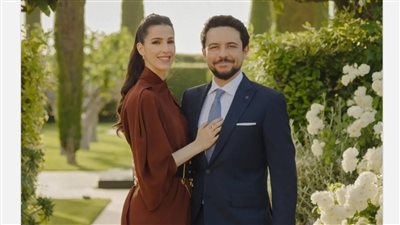 أزياء العيد.. أناقة مستوحاة من سيدات العائلات الملكية