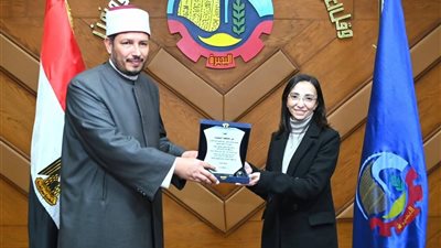 محافظ البحيرة تكرّم مدير أوقاف البحيرة تقديرًا لجهوده الدعوية خلال شهر رمضان