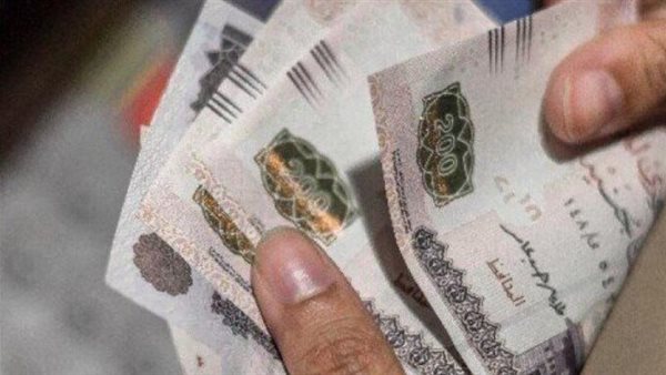 زيادة المعاشات والأجور تشعل الشارع مع موجة ارتفاع أسعار الوقود