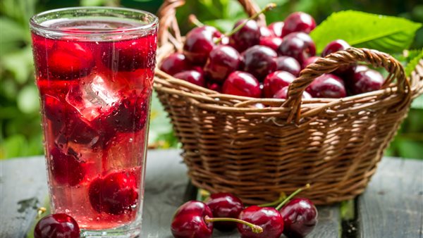 كوب من هذا العصير قبل النوم يحارب الأرق