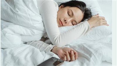 وضعية النوم المثالية... عادة يومية تعزز صحتك بطرق متعددة