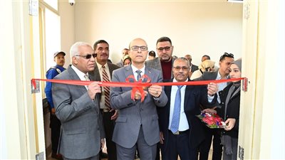 المنشاوي يفتتح المرحلة الثانية لتجهيز المعامل العلمية المتقدمة بجامعة أسيوط الأهلية 
