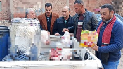 ضبط 200 كجم سردين فاسد ومواد غذائية منتهية الصلاحية بحملات تموينية مكثفة بالبحيرة