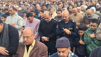وسط أجواء إيمانية.. رئيسا كوم حمادة والمحمودية يؤديان صلاة عيد الفطر ويشاركان الأهالي فرحتهم 