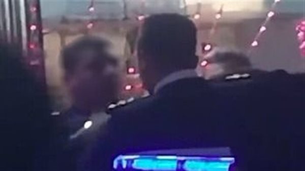 عاجل.. إيقاف ضابط عن العمل وإحالته للتحقيق لتجاوزه مع أحد المواطنين بالقاهرة