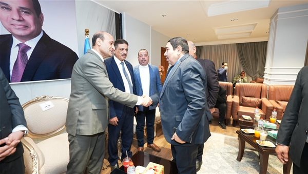 محافظ أسيوط يستقبل المهنئين بعيد الفطر بديوان عام المحافظة في أجواء احتفالية مبهجة