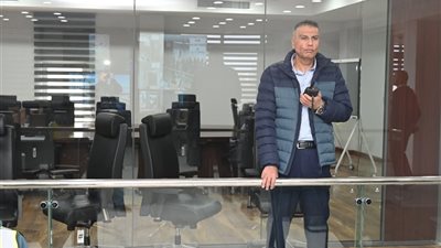 محافظ جنوب سيناء يتابع من غرفة الطوارئ جهود التعامل مع الطقس