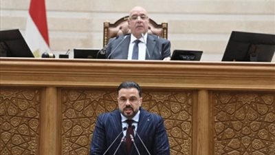 مجاهد: تشريعات جديدة لضبط سوق اللاعبين 