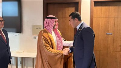 وزير الشباب والرياضة يصل إلى جدة مرافقًا لبعثة المنتخب القومي لكرة القدم