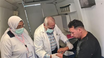 كشف طبي وعلاج مجاني في قافلة بكفر الدوار