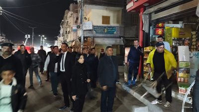 محافظ البحيرة تتابع ميدانياً الإلتزام بمواعيد غلق المحال  بأبو المطامير