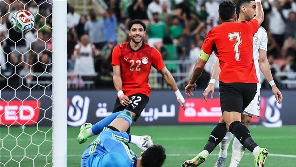 انهيار دفاعي وفرصة وحيدة.. ماذا قدم المنتخب السعودي في الشوط الأول أمام مصر