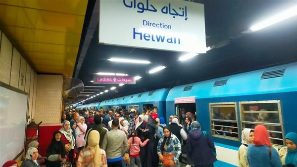 عاجل.. تأخيرات في حركة قطارات مترو الأنفاق وتكدس في المحطات بسبب الأمطار