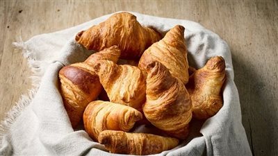 دراسة تحذر من تناول الكرواسون والباجيت: يزيد من خطر الإصابة بالسرطان.. والسبب:الكادميوم 