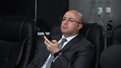 محافظ الفيوم يتابع التزام المحال التجارية بمواعيد الغلق المقررة لليوم الثاني