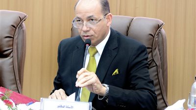 رئيس جامعة المنصورة يفتتح فعاليات مؤتمر الدراسات العليا بكلية الحقوق