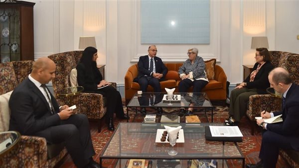 وزير الاستثمار: ربط السوق المحلي بالمراكز المالية العالمية وتعزيز برامج بناء القدرات الفنية