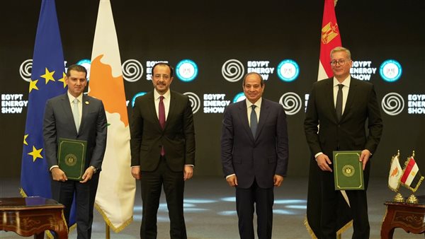 الرئيس السيسي ونظيرة القبرصي يشهدان توقيع الاتفاق الاطاري للتعاون المشترك فى مجال الغاز الطبيعي