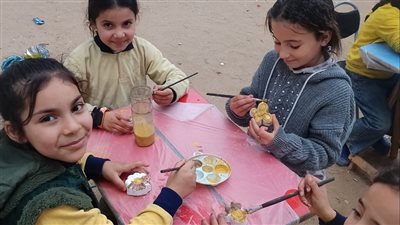 المكتبة المتنقلة تشارك بفعاليات ثقافية وترفيهية متنوعة بالدلنجات 