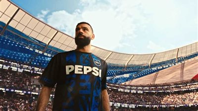 محمد صلاح يثير الجدل بالزى الفرعونى..فيديو