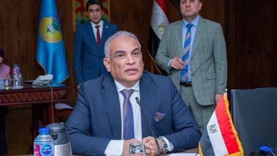 رئيس جامعة طنطا يستعرض ربط المخرجات التعليمية والبحثية باحتياجات سوق العمل