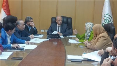 سكرتير عام الفيوم يناقش أعمال رفع كفاءة وصيانة الطرق بخطة المحافظة