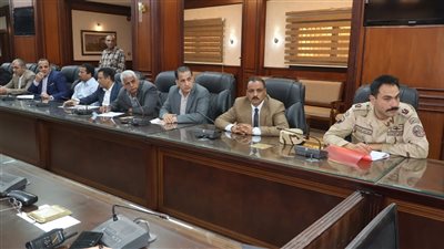 محافظ سوهاج يتابع مشروعات المبادرة الرئاسية 