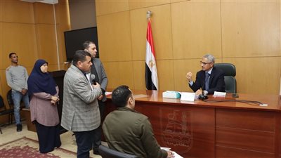 محافظ بني سويف يوجه بإجراءات لحل شكاوى المواطنين في لقاءه الأسبوعي