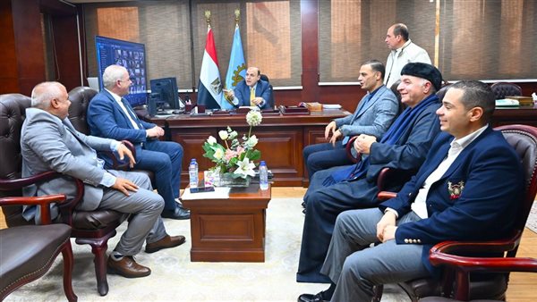 محافظ الغربية يستقبل أعضاء النواب والشيوخ لبحث مشكلات دوائرهم