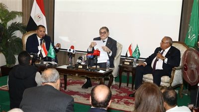 على هامش الندوة التعريفية بدور وحدة الشركات المملوكة للدولة: قيادات الوفد يسألون..ومساعد رئيس الوزراء يجيب