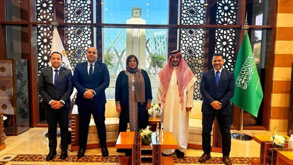 سامية سامي تناقش  تعزيز التعاون في ملفي الحج السياحي والعمرة مع وزير الحج والعمرة بالسعودية