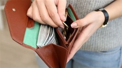 التصدق من مال الزوج دون علمه.. جائز بشروط وممنوع في هذه الحالة