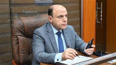 محافظ الغربية يواصل متابعته اليومية لتطبيق مواعيد الغلق بالمراكز والمدن
