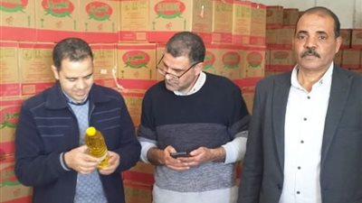 ضبط سلع فاسدة ومنتهية الصلاحية وتحرير مخالفات متنوعة بالأسواق والمحال بالبحيرة