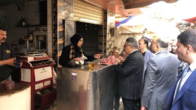 محافظ الدقهلية في جولة مفاجئة على مخابز  المنصورة