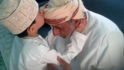 حقيقة حديث (رضا الرب في رضا الوالد).. مفتاح رضا الله وطاعة الوالدين