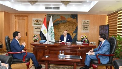 محافظ الفيوم يتابع الخطوات التنفيذية للإطلاق التجريبي للوحة معلومات المحافظة