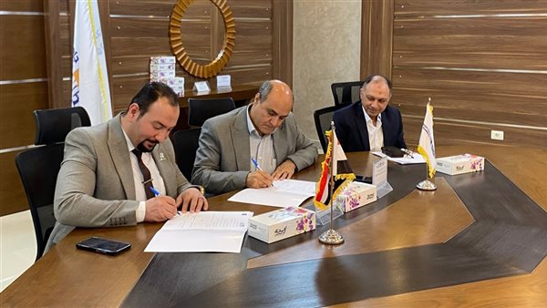بروتوكول بين جامعة القاهرة الجديدة التكنولوجية ومصنع كيم تك للأجهزة العلمية والمعملية