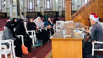 أوقاف البحر الأحمر يتفقد سير الدراسة بالمركز الثقافي بمسجد الميناء الكبير 