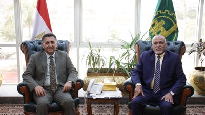 محافظ القليوبية يلتقي وفد نقابة أطباء الأسنان لدعم الشباب والمنظومة الصحية