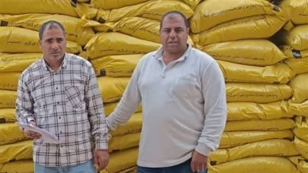 ضبط 300 كجم عسل جلوكوز و100 شيكارة محسن زراعي بدون فواتير بالبحيرة