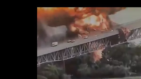 عاجل.. انفجار ضخم أسفل جسر الأمريكيتين في بنما "فيديو"