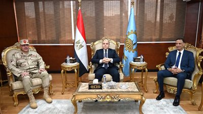 محافظ الغربية يستقبل مدير جمعية المحاربين القدماء استعدادًا لاحتفالية يوم الشهيد 